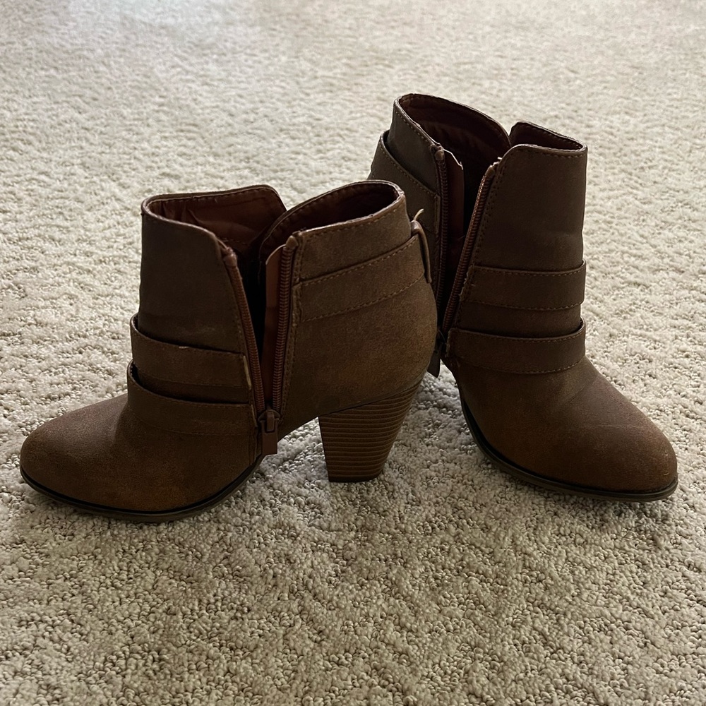 FOREVER Brown Heeled Ankle Boots